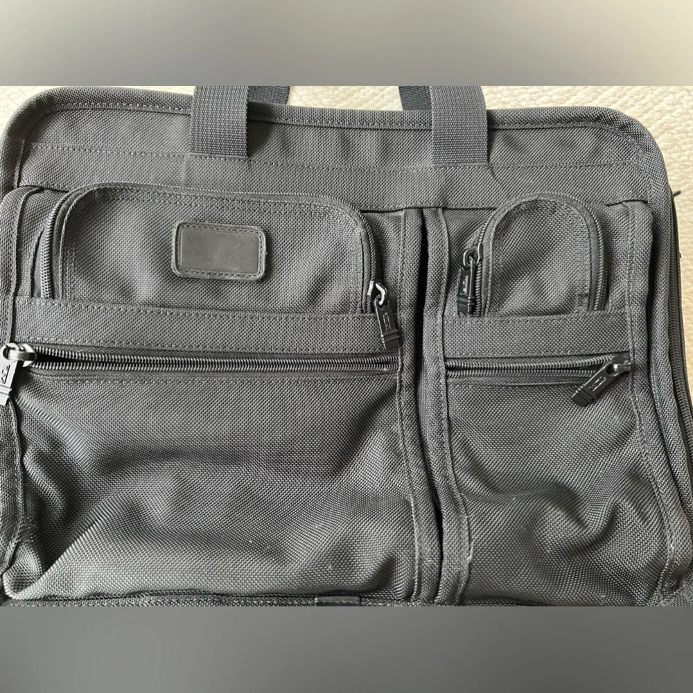 Tumi Medium Trip 2 Wheeler  Briefcase Travel Bag luggage Black
